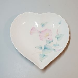 Mikasa Japan Heart Shaped Tray